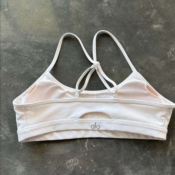 Alo Yoga Airlift Intrigue Bra - Picture 4 of 8